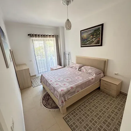 Relax Qerret * Golem (Tirana)